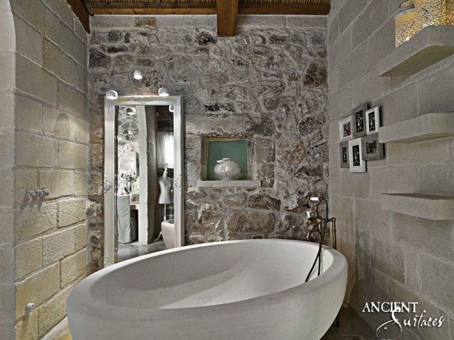 stone-bath-antique-bathroom-design-relais-masseria-capasa-hoteljpgbca